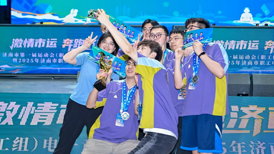 留下了难以 留下了难以