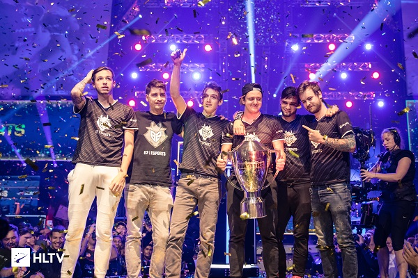 慧与球队凝 慧与球队凝